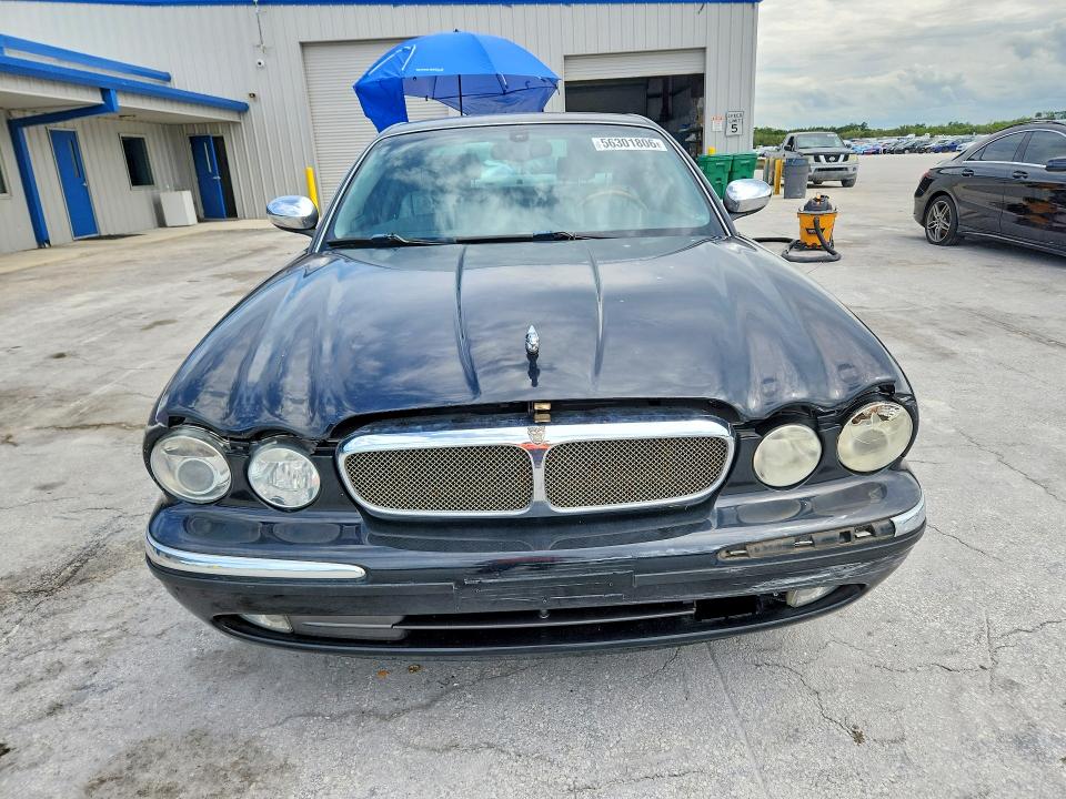 2004 Jaguar Vandenplas მანქანა იყიდება აუქციონზე, vin: SAJWA74CX4SG15058, აუქციონის ნომერი: 56301806
