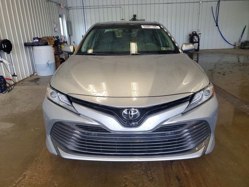 Продаж на аукціоні авто 2018 Toyota Camry, vin: 4T1B11HKXJU021929, номер лоту: 55607106