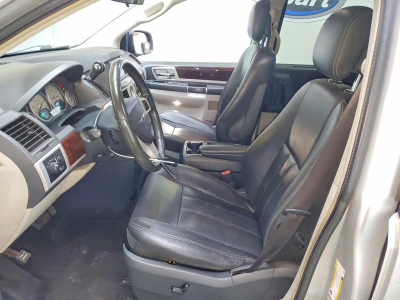 58885736 :رقم المزاد ، 2A4RR8D13AR386865 vin ، 2010 Chrysler Town & Country مزاد بيع