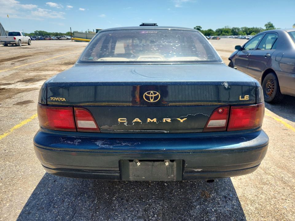 57053056 :رقم المزاد ، 4T1SK12E8SU486274 vin ، 1995 Toyota Camry مزاد بيع