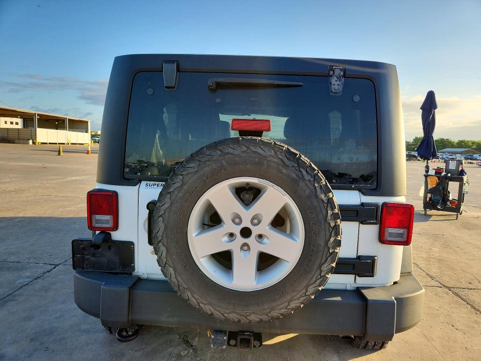 56841686 :رقم المزاد ، 1C4BJWDG4JL822364 vin ، 2018 Jeep Wrangler Unlimited مزاد بيع