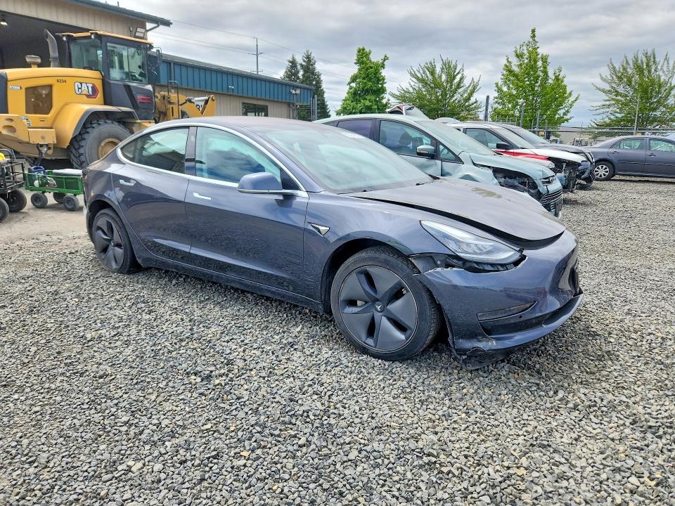 55784056 :رقم المزاد ، 5YJ3E1EA2JF048169 vin ، 2018 Tesla Model 3 مزاد بيع