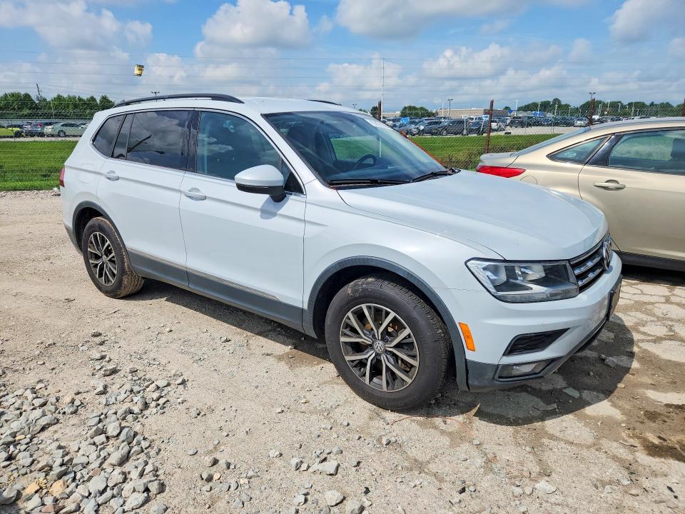 Продажа на аукционе авто 2018 Volkswagen Tiguan, vin: 3VV2B7AX9JM033084, номер лота: 57872286