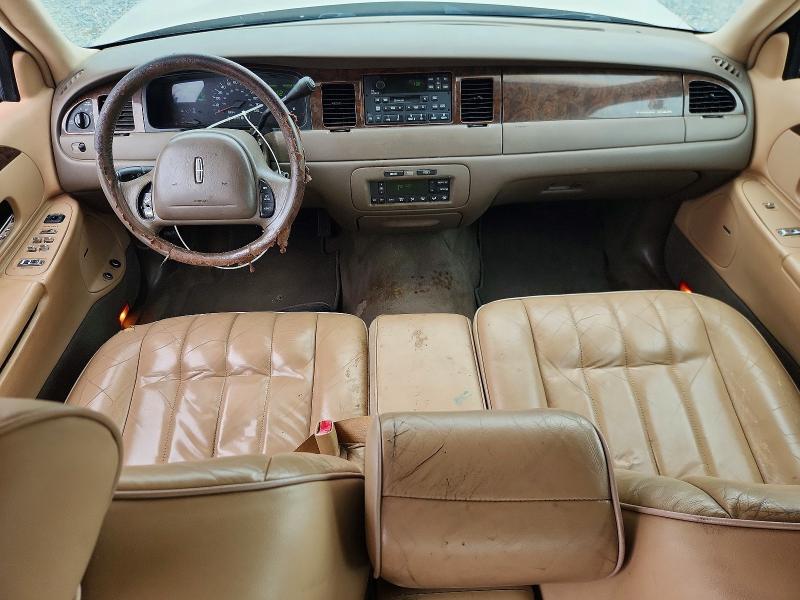1998 Lincoln Town Car მანქანა იყიდება აუქციონზე, vin: 1LNFM81W4WY609310, აუქციონის ნომერი: 58183326