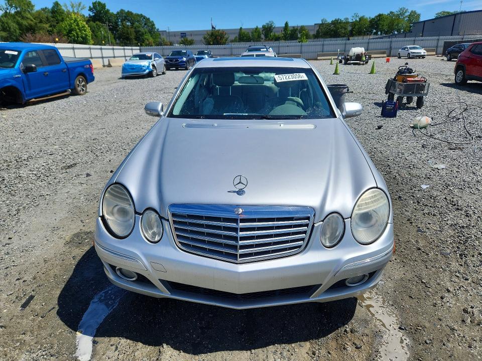 57223056 :رقم المزاد ، WDBUF56X47B077727 vin ، 2007 Mercedes-benz E مزاد بيع