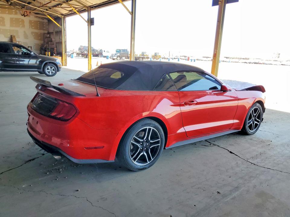 56192526 :رقم المزاد ، 1FATP8UH1N5100423 vin ، 2022 Ford Mustang مزاد بيع