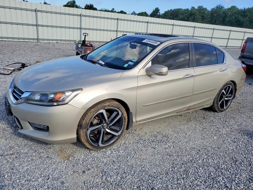 55544696 :رقم المزاد ، 1HGCR2F85FA111465 vin ، 2015 Honda Accord مزاد بيع