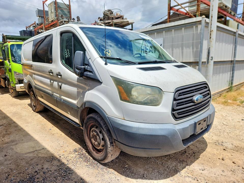 56568586 :رقم المزاد ، 1FTNR1YMXFKA12324 vin ، 2015 Ford Transit مزاد بيع