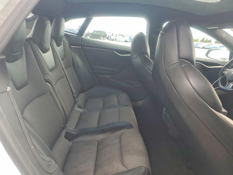 56666276 :رقم المزاد ، 5YJSA1E24JF281793 vin ، 2018 Tesla Model S مزاد بيع