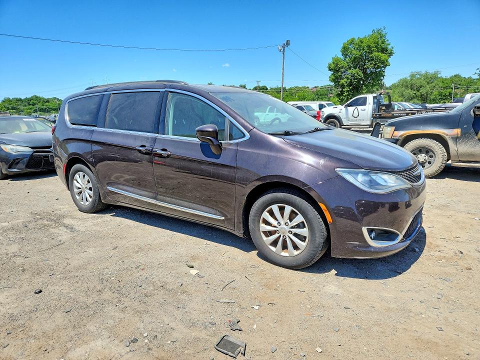 2017 Chrysler Pacifica მანქანა იყიდება აუქციონზე, vin: 2C4RC1BG6HR733850, აუქციონის ნომერი: 55983596
