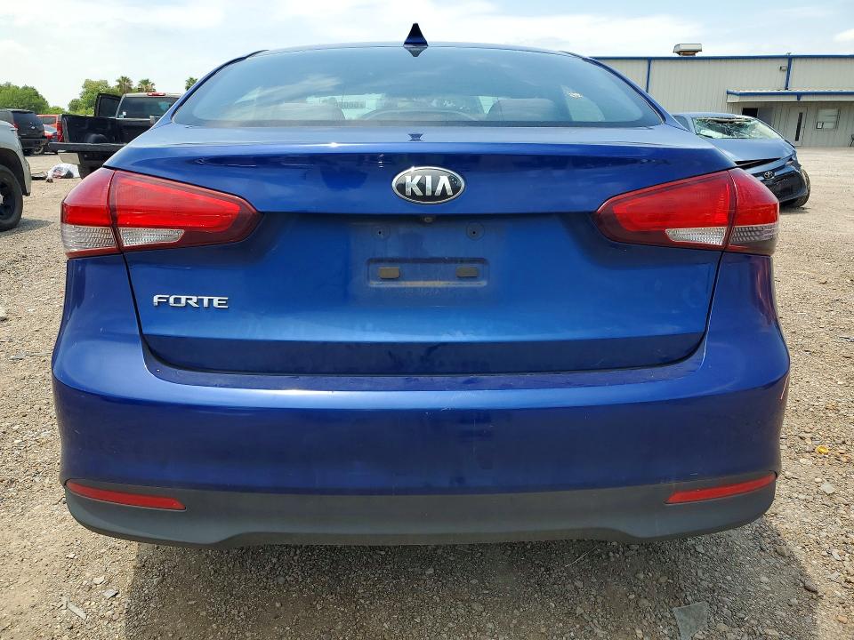 58080376 :رقم المزاد ، 3KPFL4A73JE268327 vin ، 2018 Kia Forte مزاد بيع