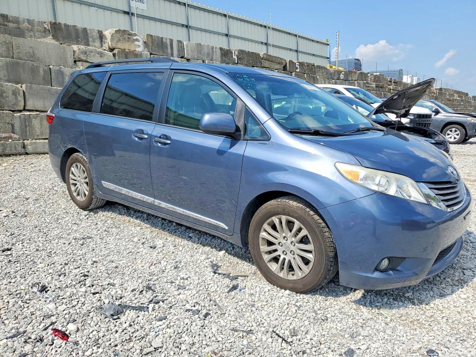 56821876 :رقم المزاد ، 5TDYK3DC7FS568254 vin ، 2015 Toyota Sienna مزاد بيع