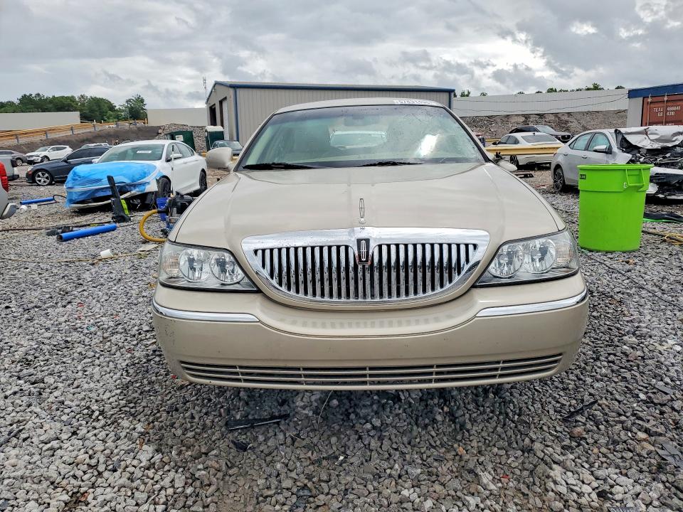 57831496 :رقم المزاد ، 2LNBL8CV7BX754860 vin ، 2011 Lincoln Town Car مزاد بيع