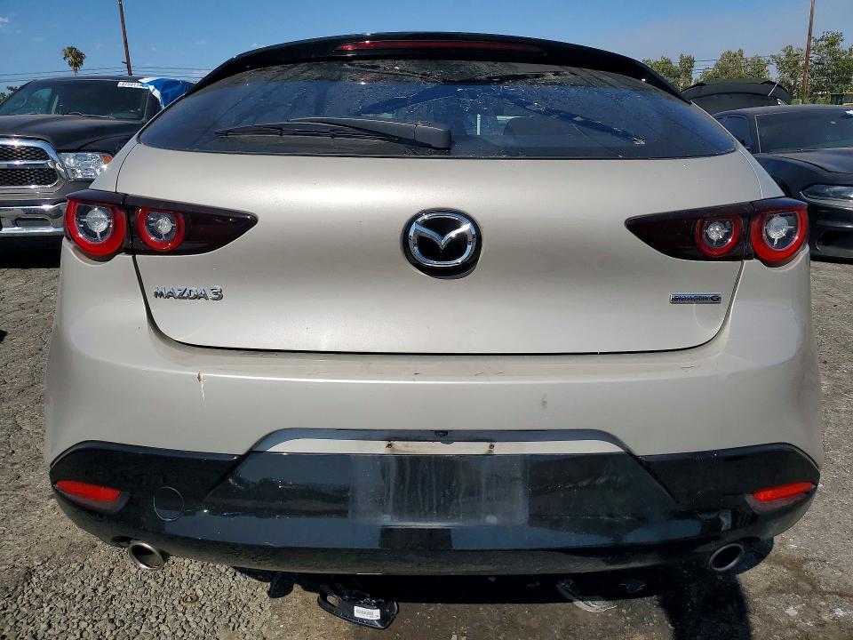 57497686 :رقم المزاد ، JM1BPAKM1S1752832 vin ، 2025 Mazda 3 مزاد بيع
