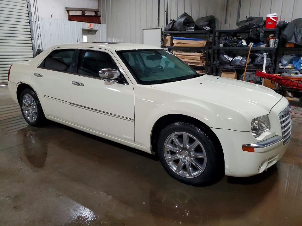 Продажа на аукционе авто 2010 Chrysler 300, vin: 2C3CA3CV5AH211120, номер лота: 58540146