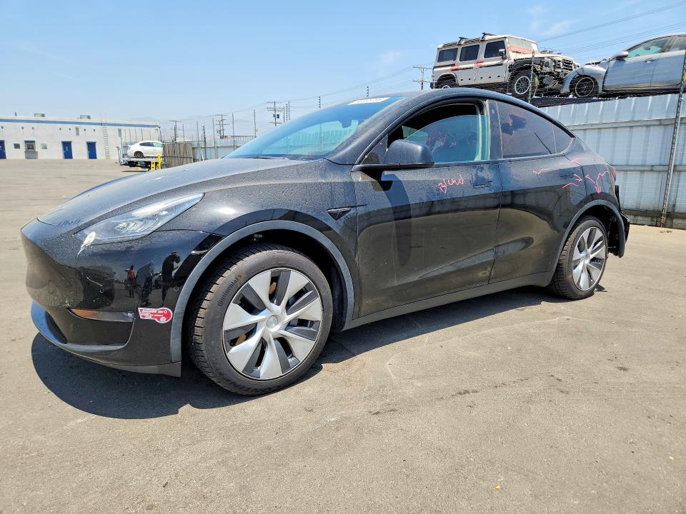 56166756 :رقم المزاد ، 7SAYGDEE8NF511378 vin ، 2022 Tesla Model Y مزاد بيع