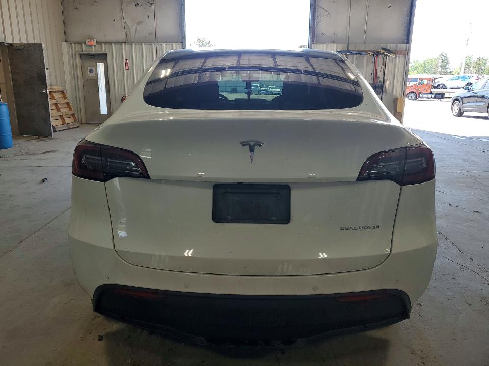 56315626 :رقم المزاد ، 7SAYGAEE2NF364845 vin ، 2022 Tesla Model Y مزاد بيع