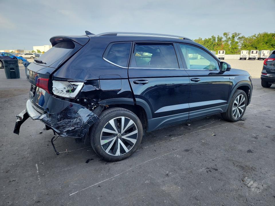 56296856 :رقم المزاد ، 3VVSX7B20RM088670 vin ، 2024 Volkswagen Taos مزاد بيع