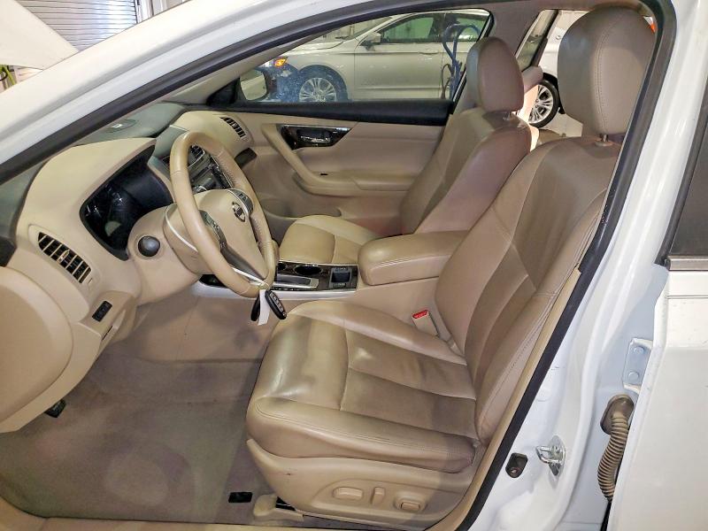 2014 Nissan Altima მანქანა იყიდება აუქციონზე, vin: 1N4AL3AP1EN237718, აუქციონის ნომერი: 59031626