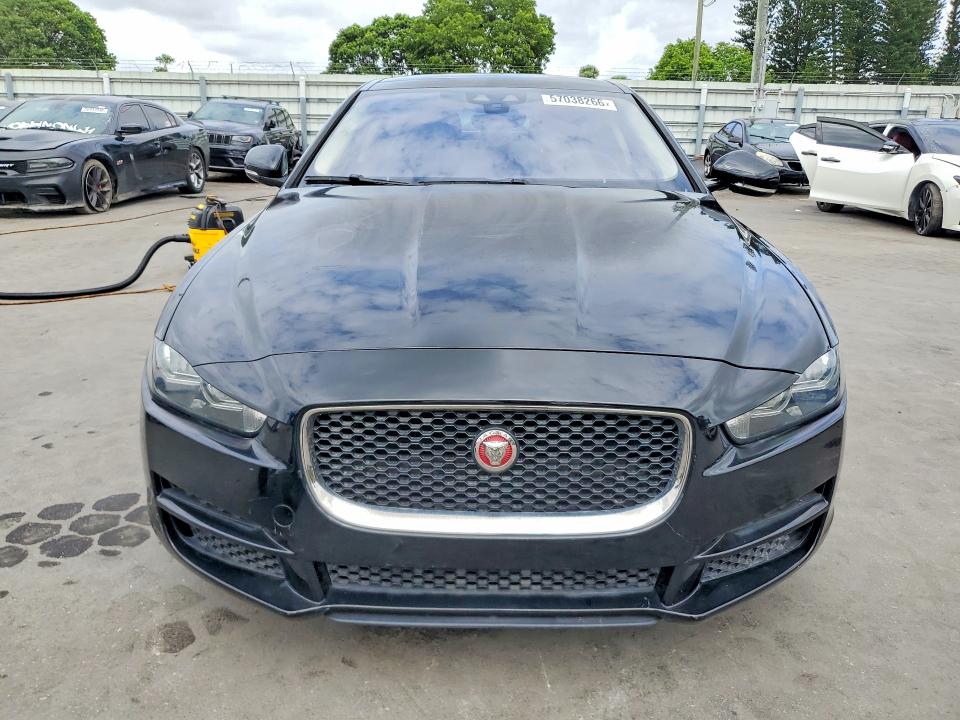 Продаж на аукціоні авто 2019 Jaguar Xe, vin: SAJAD4FX3KCP46739, номер лоту: 57033056