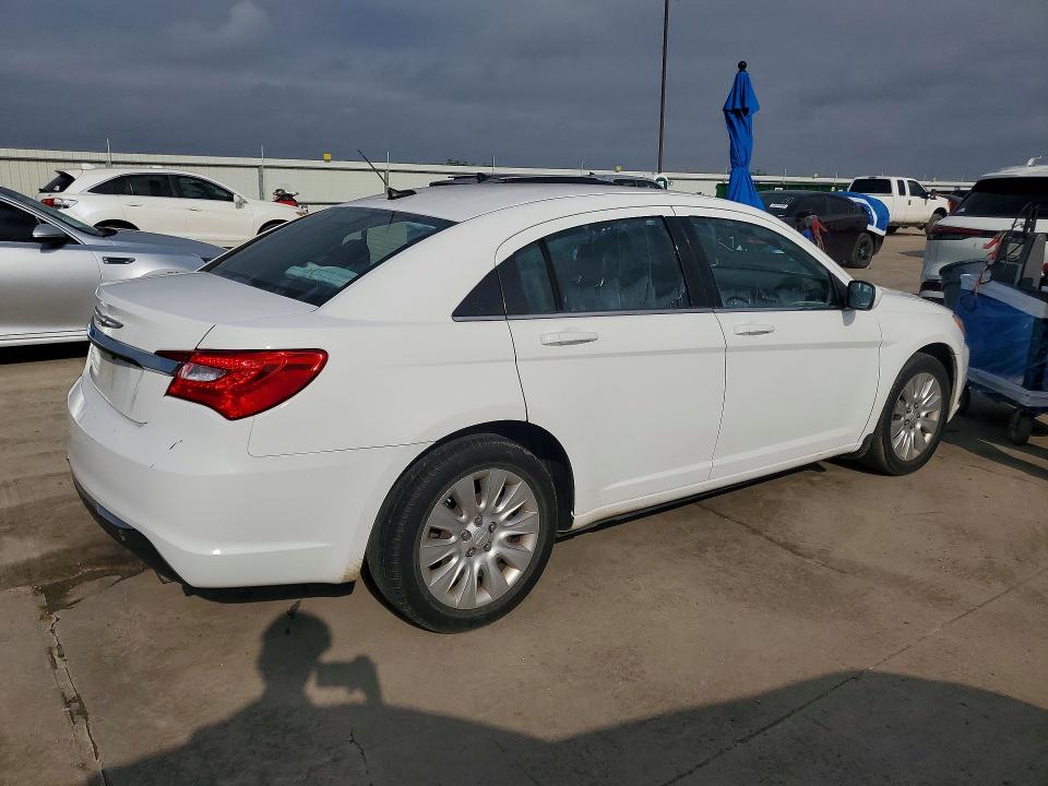 Продажа на аукционе авто 2014 Chrysler 200, vin: 1C3CCBAB8EN205130, номер лота: 55894226