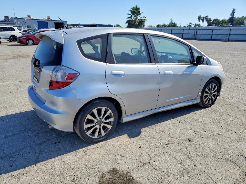 Продаж на аукціоні авто 2013 Honda Fit, vin: JHMGE8H56DC013109, номер лоту: 55628286