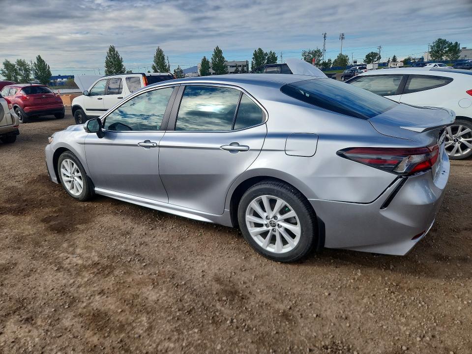57157826 :رقم المزاد ، 4T1G11AK6MU612361 vin ، 2021 Toyota Camry مزاد بيع