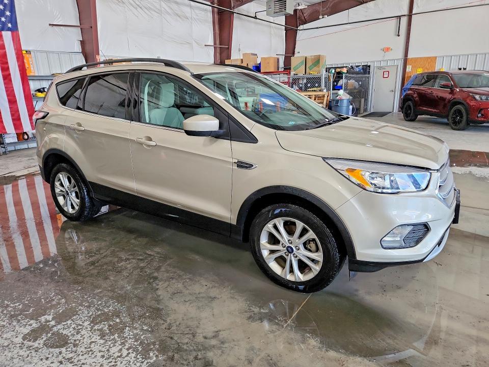 Продаж на аукціоні авто 2018 Ford Escape, vin: 1FMCU0GD6JUB72856, номер лоту: 57405166