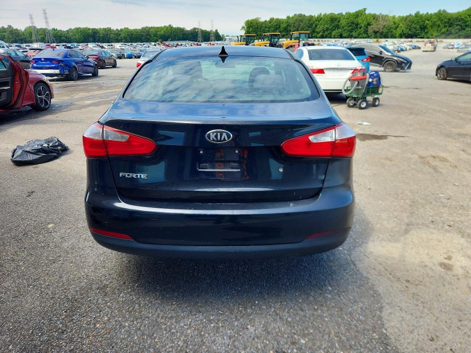 2015 Kia Forte მანქანა იყიდება აუქციონზე, vin: KNAFX4A6XF5323853, აუქციონის ნომერი: 57765566