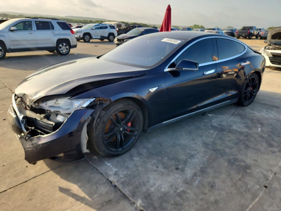 2013 Tesla Model S მანქანა იყიდება აუქციონზე, vin: 5YJSA1DP2DFP27697, აუქციონის ნომერი: 55084306