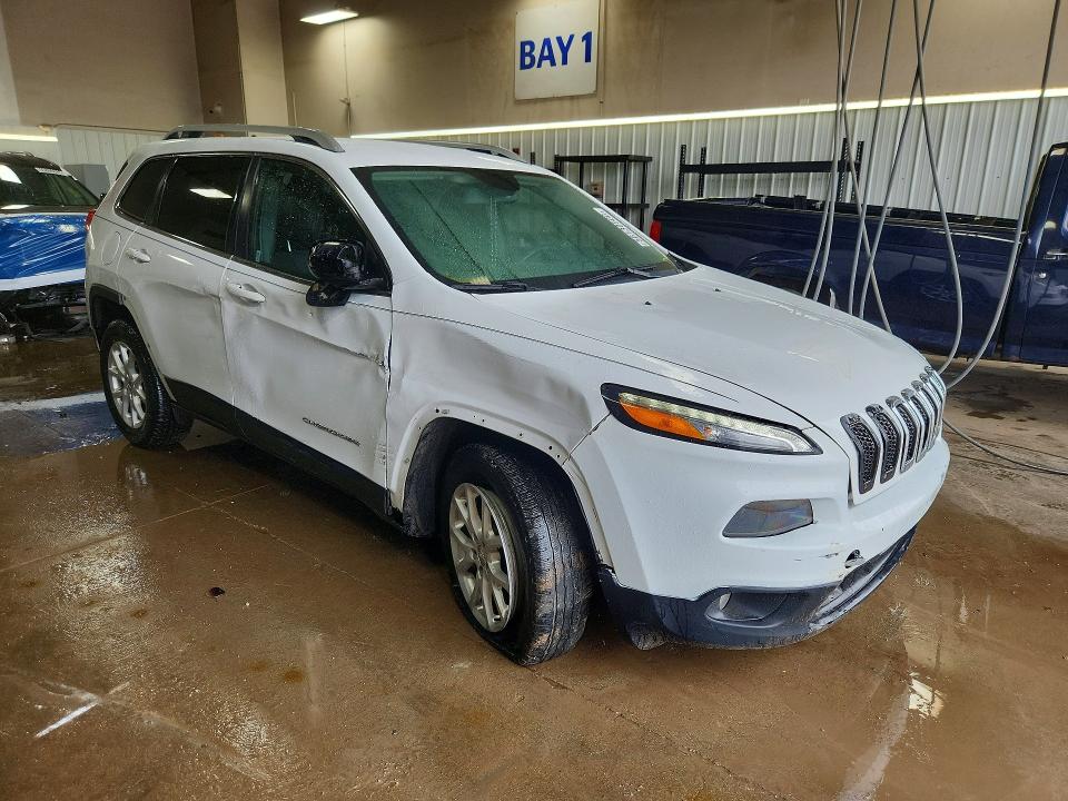 56130566 :رقم المزاد ، 1C4PJMCB8GW153037 vin ، 2016 Jeep Cherokee مزاد بيع