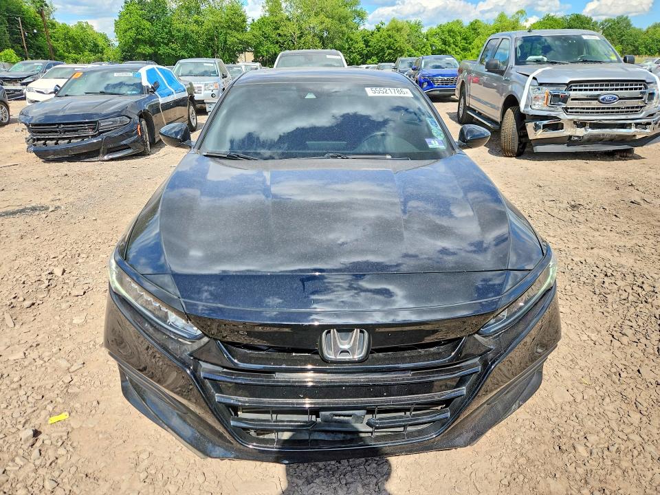 55521786 :رقم المزاد ، 1HGCV2E35KA017355 vin ، 2019 Honda Accord مزاد بيع