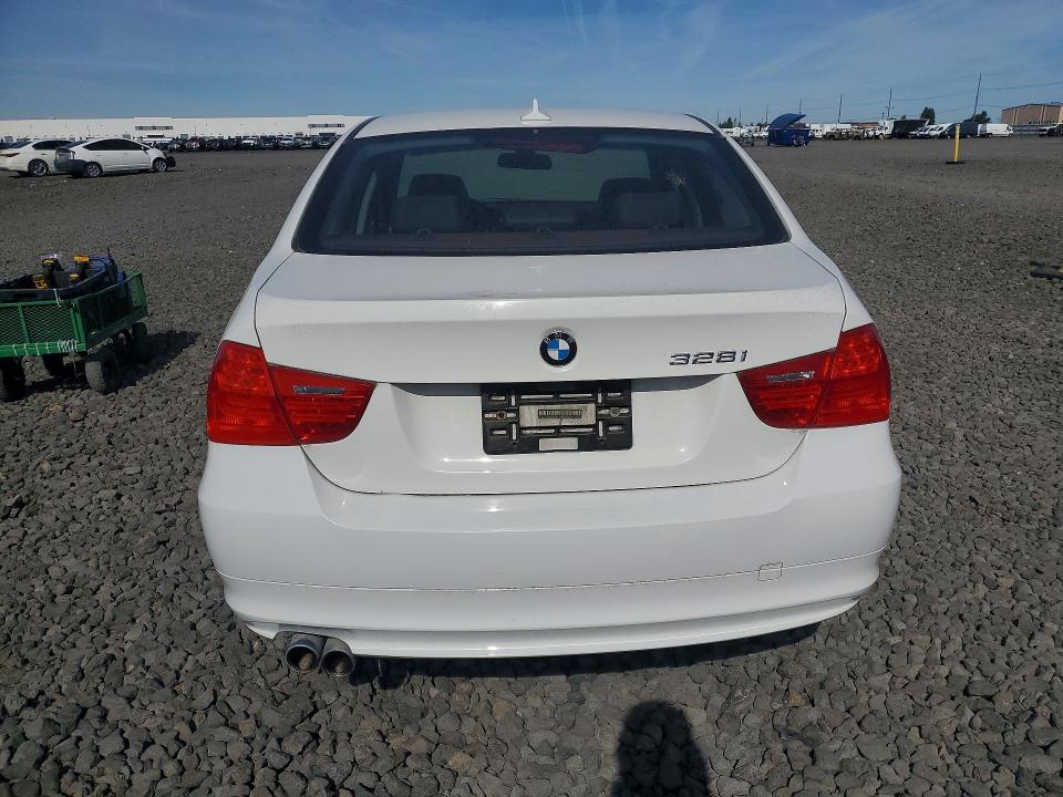 2011 Bmw 328 მანქანა იყიდება აუქციონზე, vin: WBAPK5G59BNN24385, აუქციონის ნომერი: 58390456