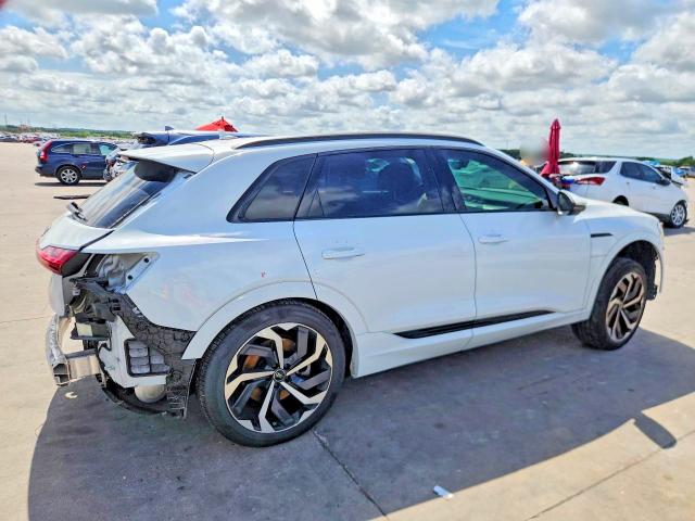 2024 Audi Q8 E-tron მანქანა იყიდება აუქციონზე, vin: WA15AAGE2RB056043, აუქციონის ნომერი: 57258406