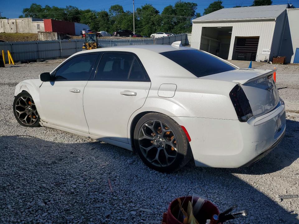 2015 Chrysler 300 მანქანა იყიდება აუქციონზე, vin: 2C3CCABG2FH921570, აუქციონის ნომერი: 58448586