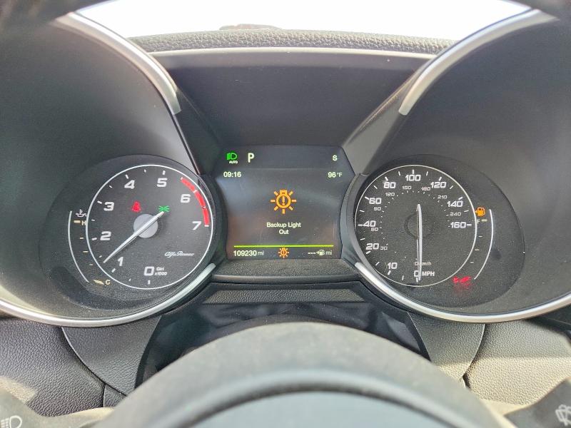 55935856 :رقم المزاد ، ZARFAEBN7J7565292 vin ، 2018 Alfa Romeo Giulia مزاد بيع