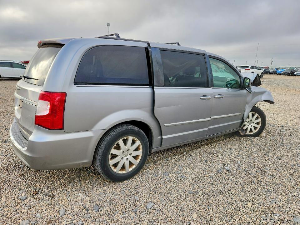 2015 Chrysler Town & Country მანქანა იყიდება აუქციონზე, vin: 2C4RC1BG4FR676335, აუქციონის ნომერი: 58326496