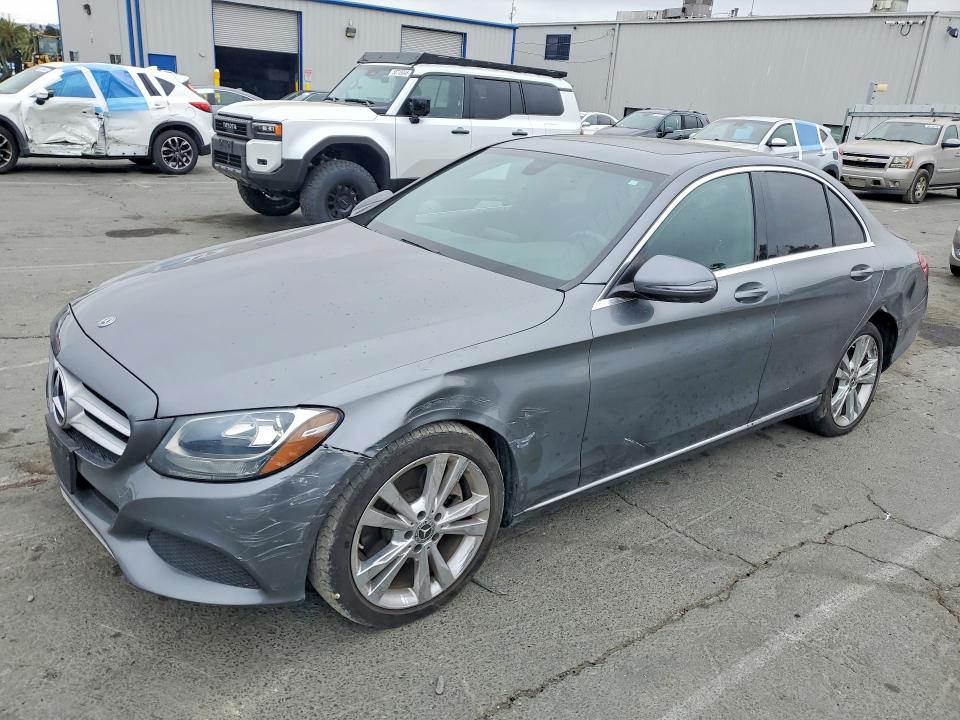 2018 Mercedes-benz C მანქანა იყიდება აუქციონზე, vin: 55SWF4JB2JU247571, აუქციონის ნომერი: 58732226