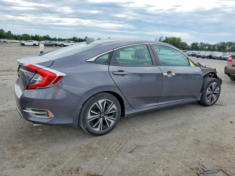Auction sale of the 2017 Honda Civic, vin: 2HGFC1F71HH649892, lot number: 57873256