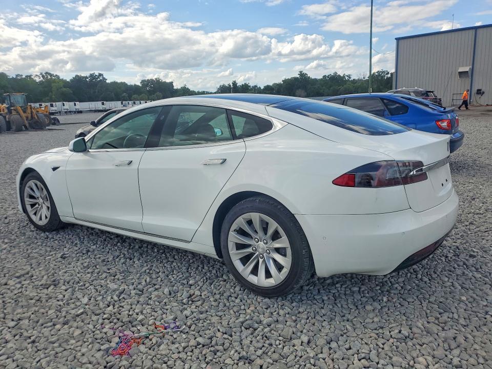 56666276 :رقم المزاد ، 5YJSA1E24JF281793 vin ، 2018 Tesla Model S مزاد بيع