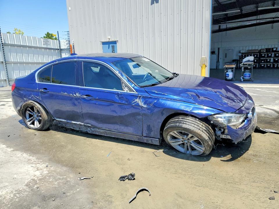 57317766 :رقم المزاد ، WBA8B9G56HNU51531 vin ، 2017 Bmw 330 مزاد بيع