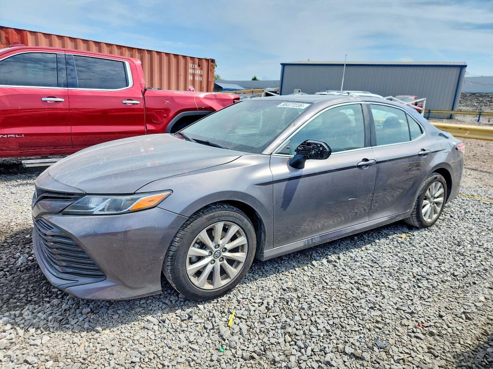 56477236 :رقم المزاد ، 4T1C11AK3LU925235 vin ، 2020 Toyota Camry مزاد بيع