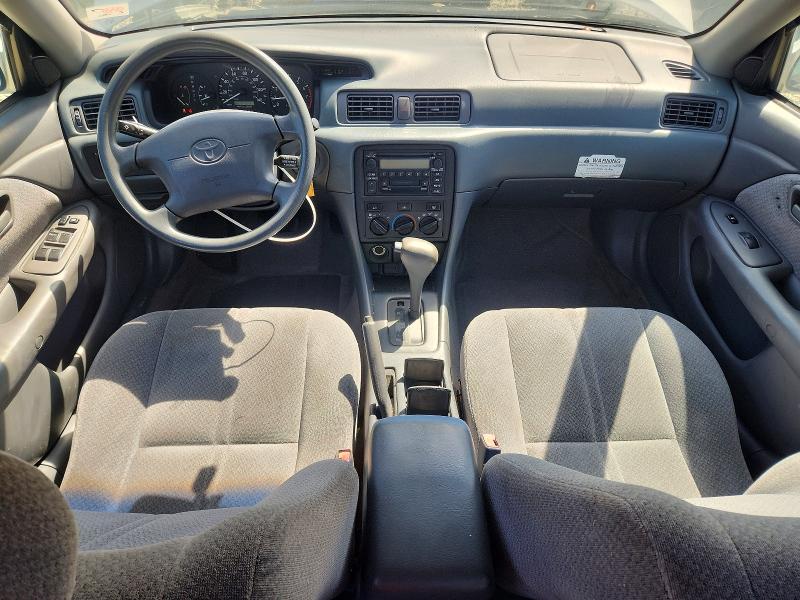 55618196 :رقم المزاد ، 4T1BG22K1YU010387 vin ، 2000 Toyota Camry مزاد بيع