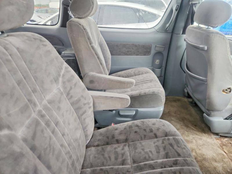 2001 Toyota Sienna მანქანა იყიდება აუქციონზე, vin: 4T3ZF13C21U412595, აუქციონის ნომერი: 56079696