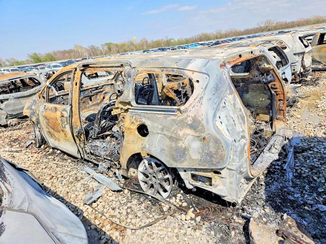 57348886 :رقم المزاد ، 2C4RC1CG3NR226690 vin ، 2022 Chrysler Voyager مزاد بيع
