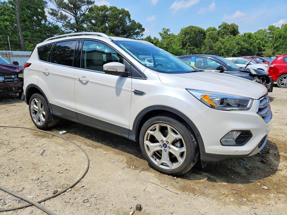 Продаж на аукціоні авто 2018 Ford Escape, vin: 1FMCU9J95JUD46747, номер лоту: 56664046