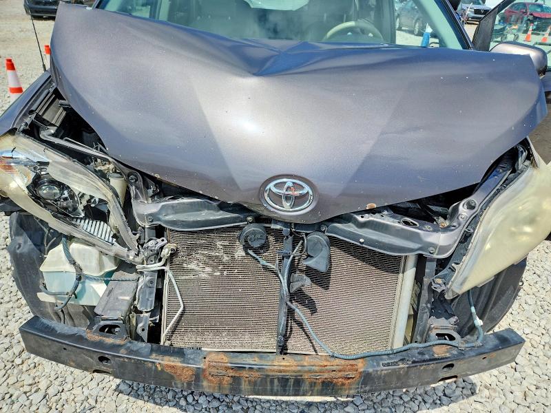 56685006 :رقم المزاد ، 5TDYK3DC8CS259677 vin ، 2012 Toyota Sienna مزاد بيع