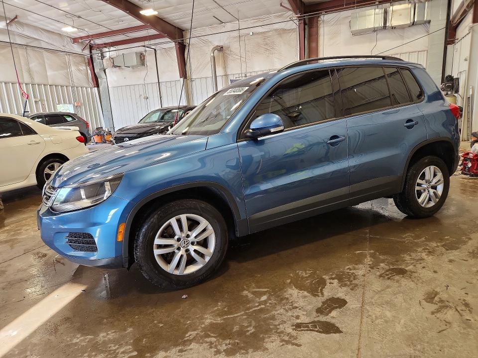 55348586 :رقم المزاد ، WVGBV7AX3HK023718 vin ، 2017 Volkswagen Tiguan مزاد بيع