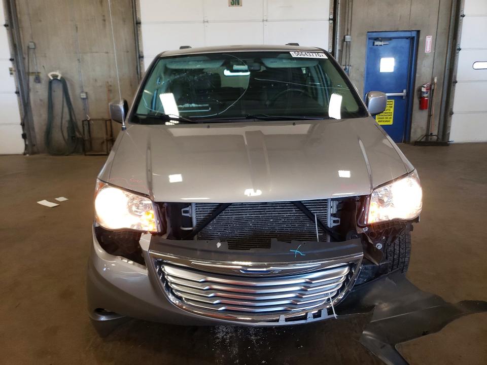 56643776 :رقم المزاد ، 2C4RC1BG8FR619992 vin ، 2015 Chrysler Town & Country مزاد بيع