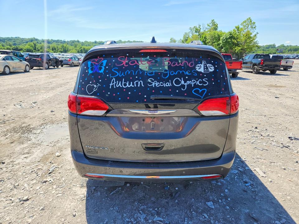 2018 Chrysler Pacifica მანქანა იყიდება აუქციონზე, vin: 2C4RC1BG2JR211268, აუქციონის ნომერი: 57890016